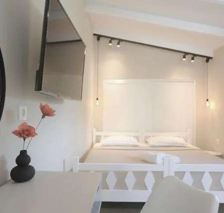 Manthos Beachfront Apartment *